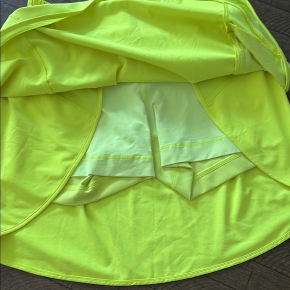 Lululemon HOTTY HOT Neon Yellow Athletic Skort - Picture 5 of 14
